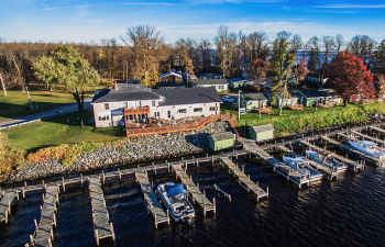 Waterfront Bar and Grill Restaurant Space for Lease - Lake of the Woods